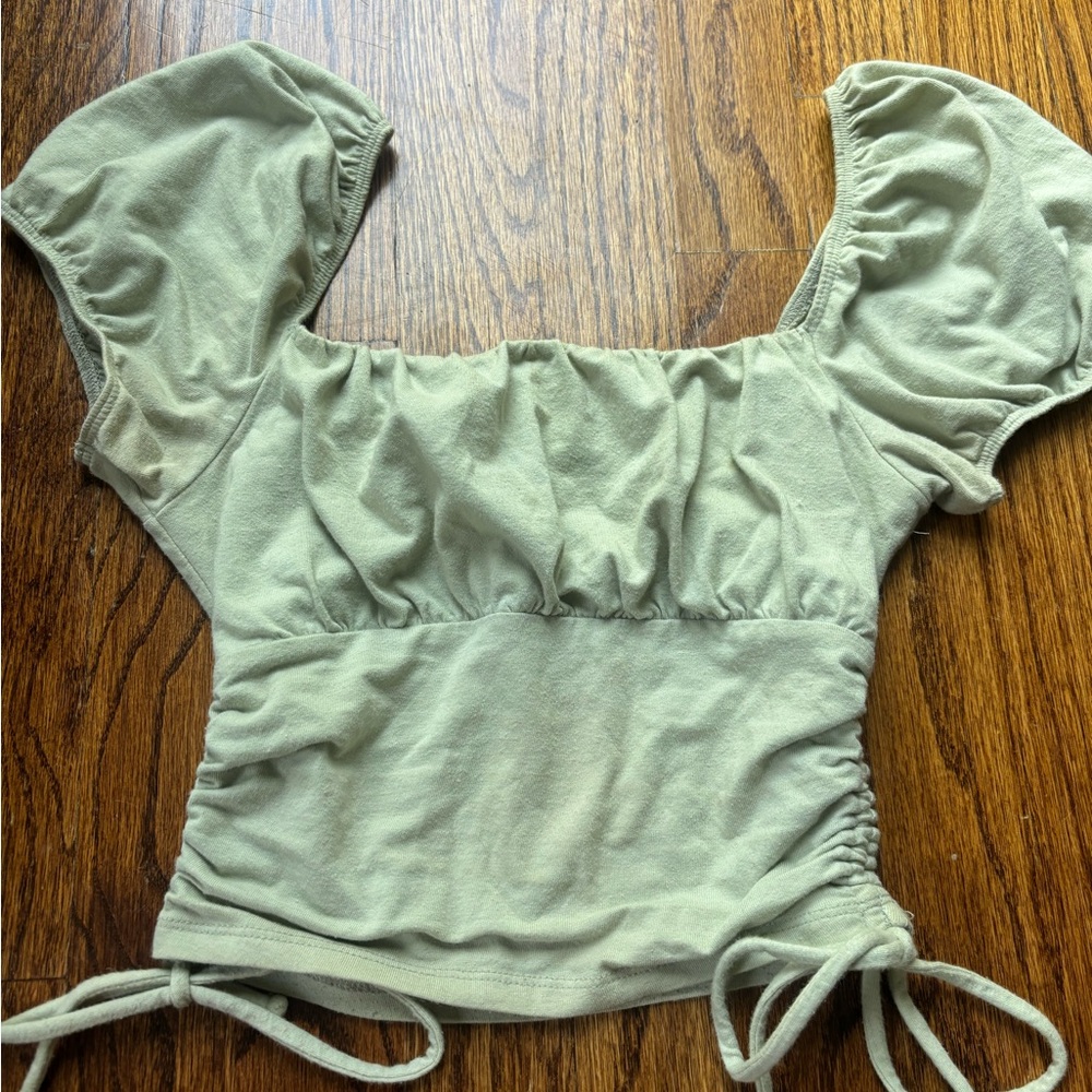 Green side toe crop top